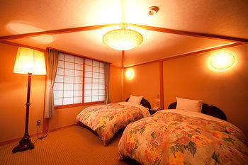 Yufuin Onsen Ryotei Tanokura 3*
