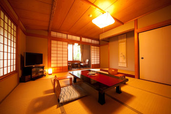 Yufuin Onsen Ryotei Tanokura 3*