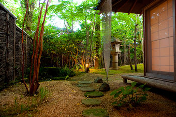 Yufuin Onsen Ryotei Tanokura 3*