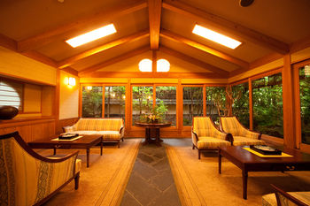 Yufuin Onsen Ryotei Tanokura 3*