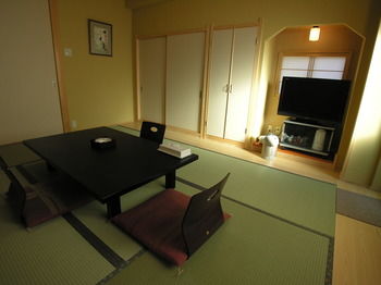 Minshuku Inn Shirahama Ekinoyado 3*