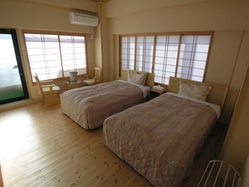 Minshuku Inn Shirahama Ekinoyado 3*
