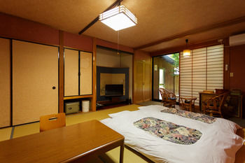 Yufuin Ryokan Nogiku 3*