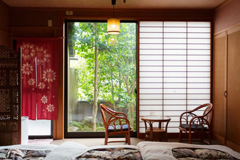 Yufuin Ryokan Nogiku 3*
