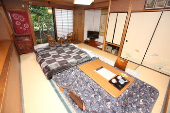 Yufuin Ryokan Nogiku 3*