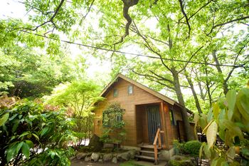 Yufuin Tsukahara Kogen Sanso Donguri 2*