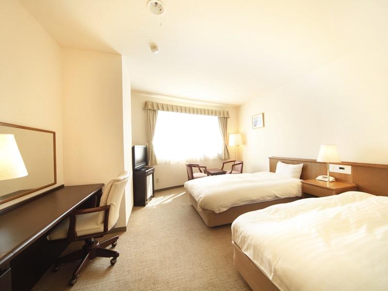 Kamisuwa Station Hotel 2*