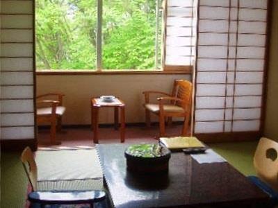 Kirishimaya Ryokan 2*