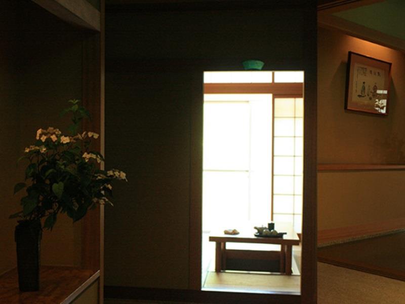 Ikuji Onsen TANAKAYA 2*