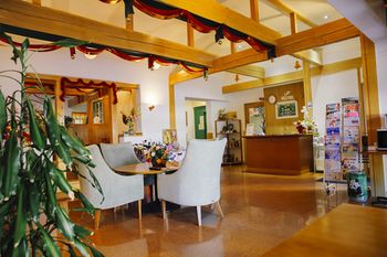 Shinnishiki Hotel 2*