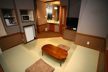HOTEL Rakuserina 2*