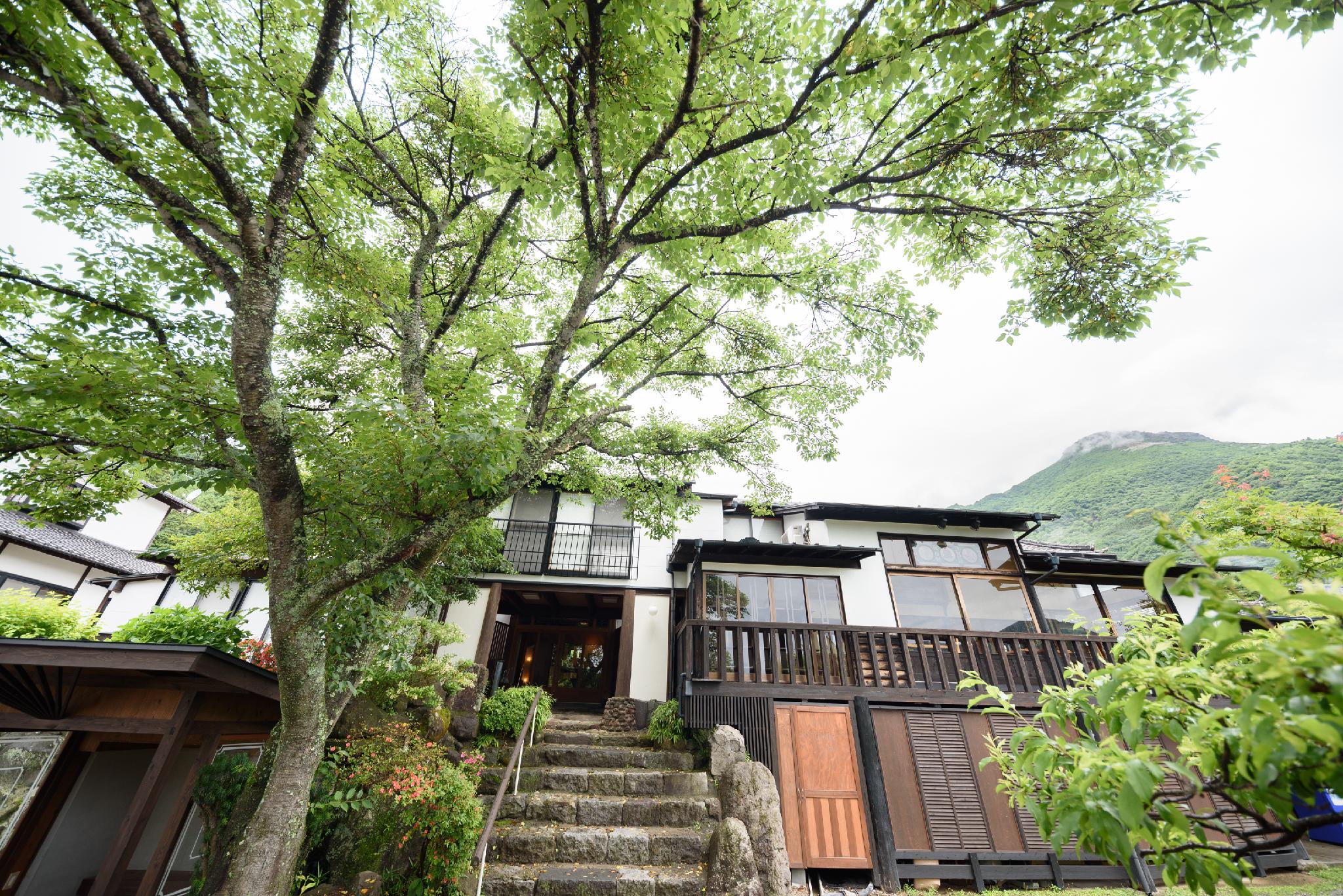Yufuin Onsen Tsukanoma 4*