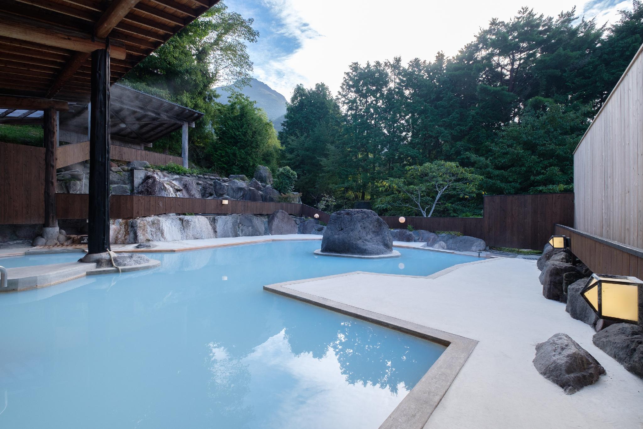 Yufuin Onsen Tsukanoma 4*