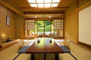 Yugawara Onsen Seiranso 1*