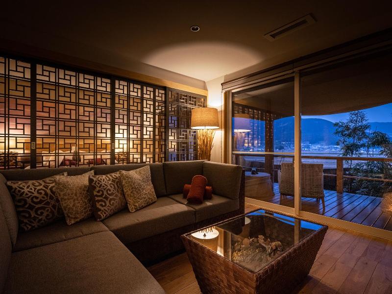 Yufuin Luxury Villa -zakuro- 3*