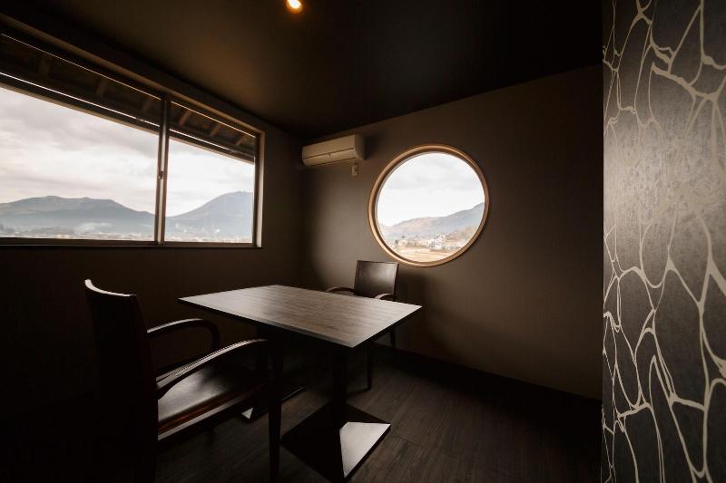 Yufuin Luxury Villa -zakuro- 3*