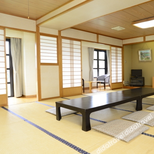 Tatsuno Park Hotel 2*