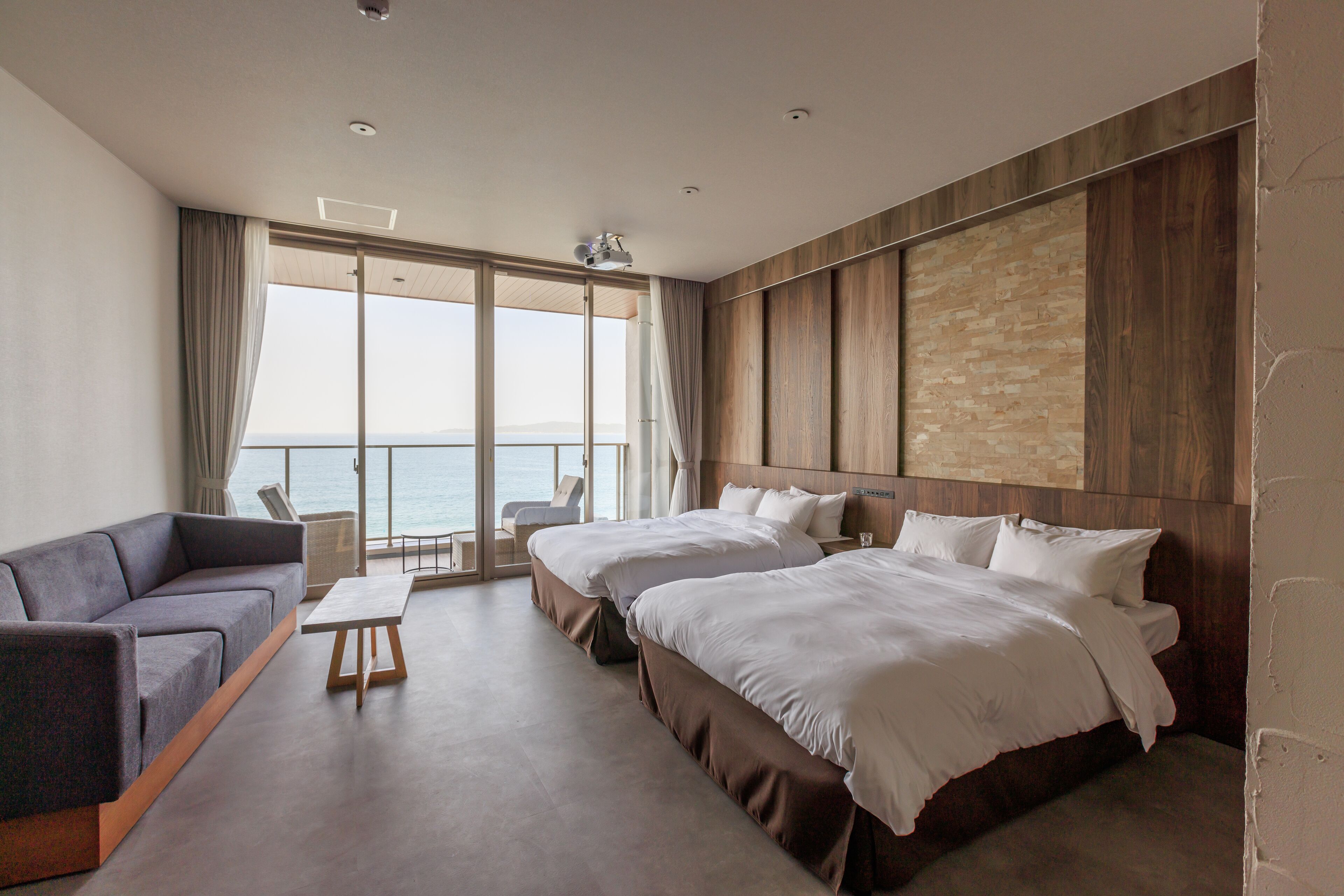 ALBAHOTELANDGLAMPING 3*