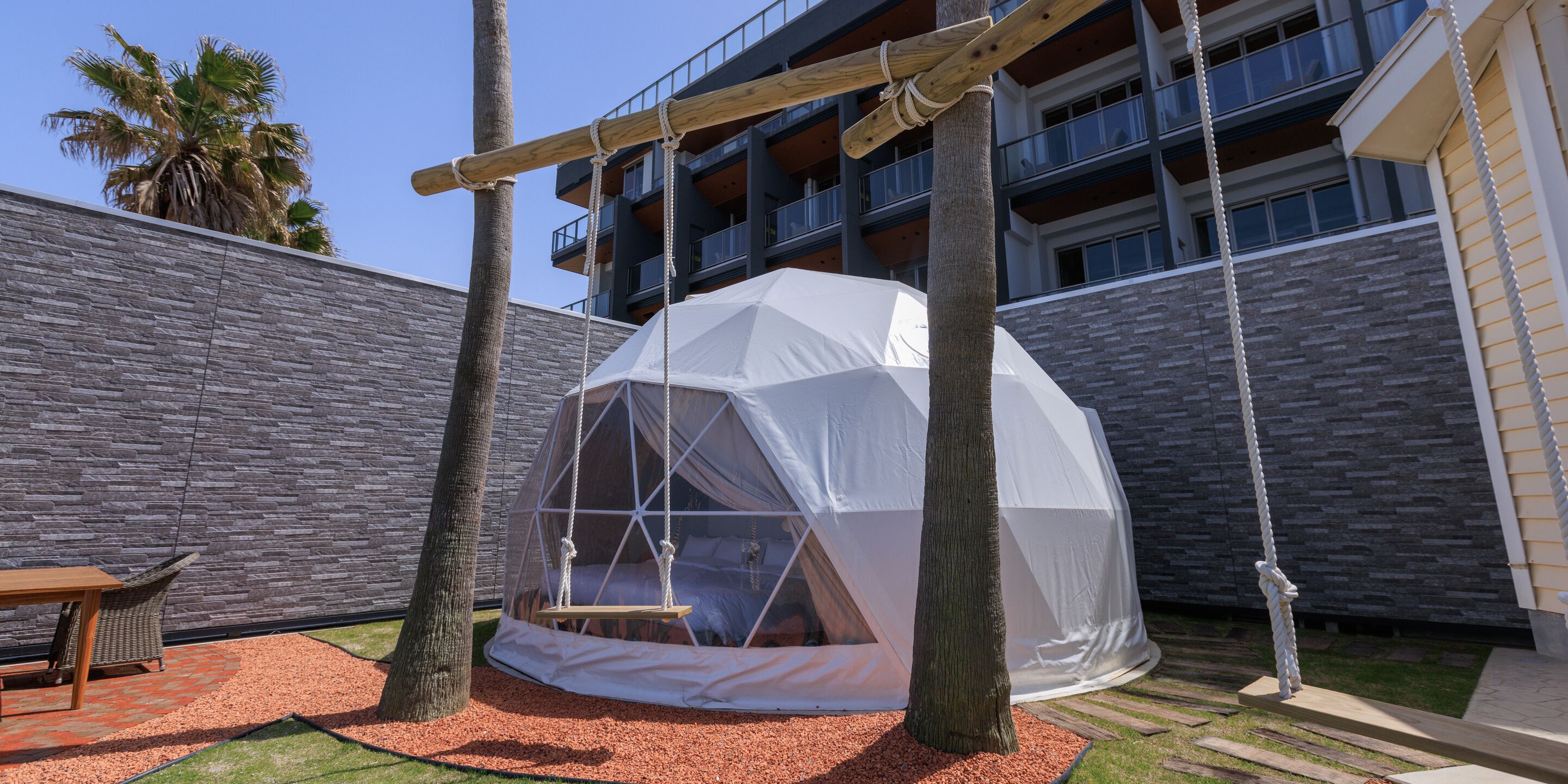 ALBAHOTELANDGLAMPING 3*