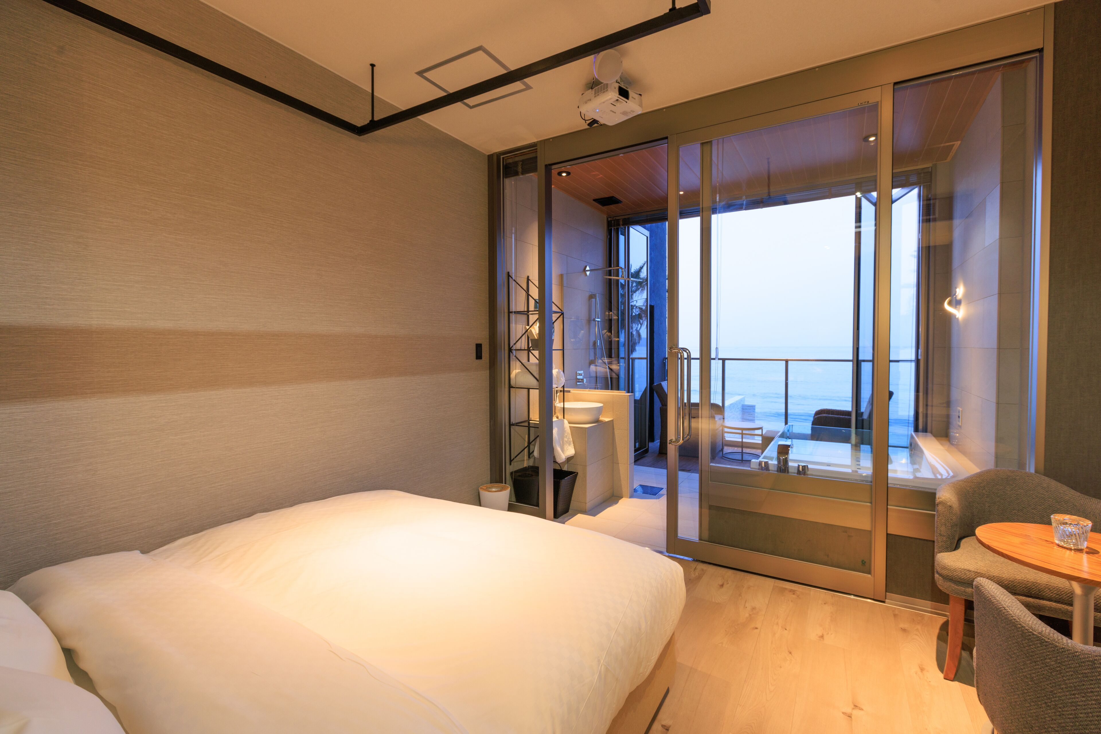 ALBAHOTELANDGLAMPING 3*