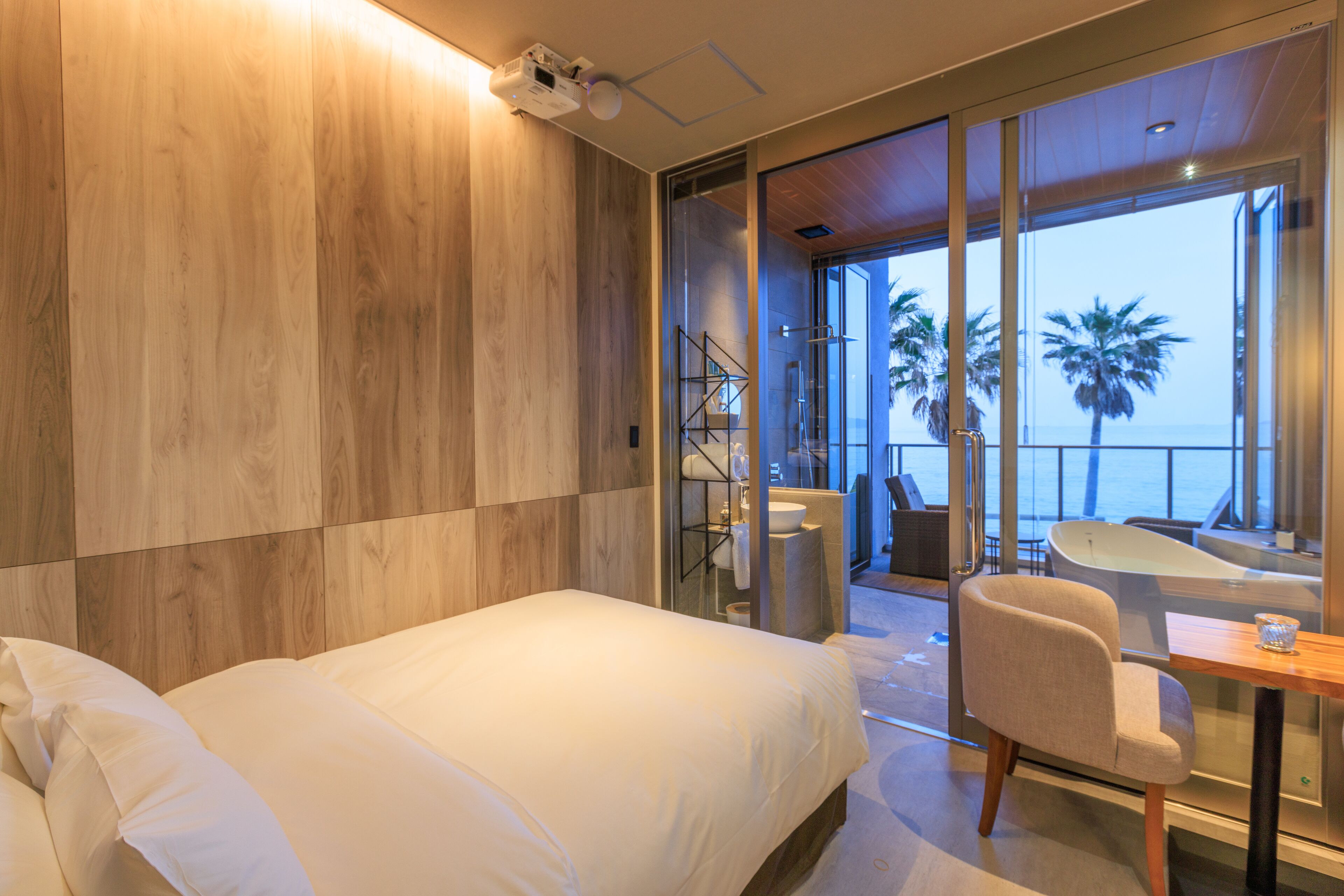 ALBAHOTELANDGLAMPING 3*