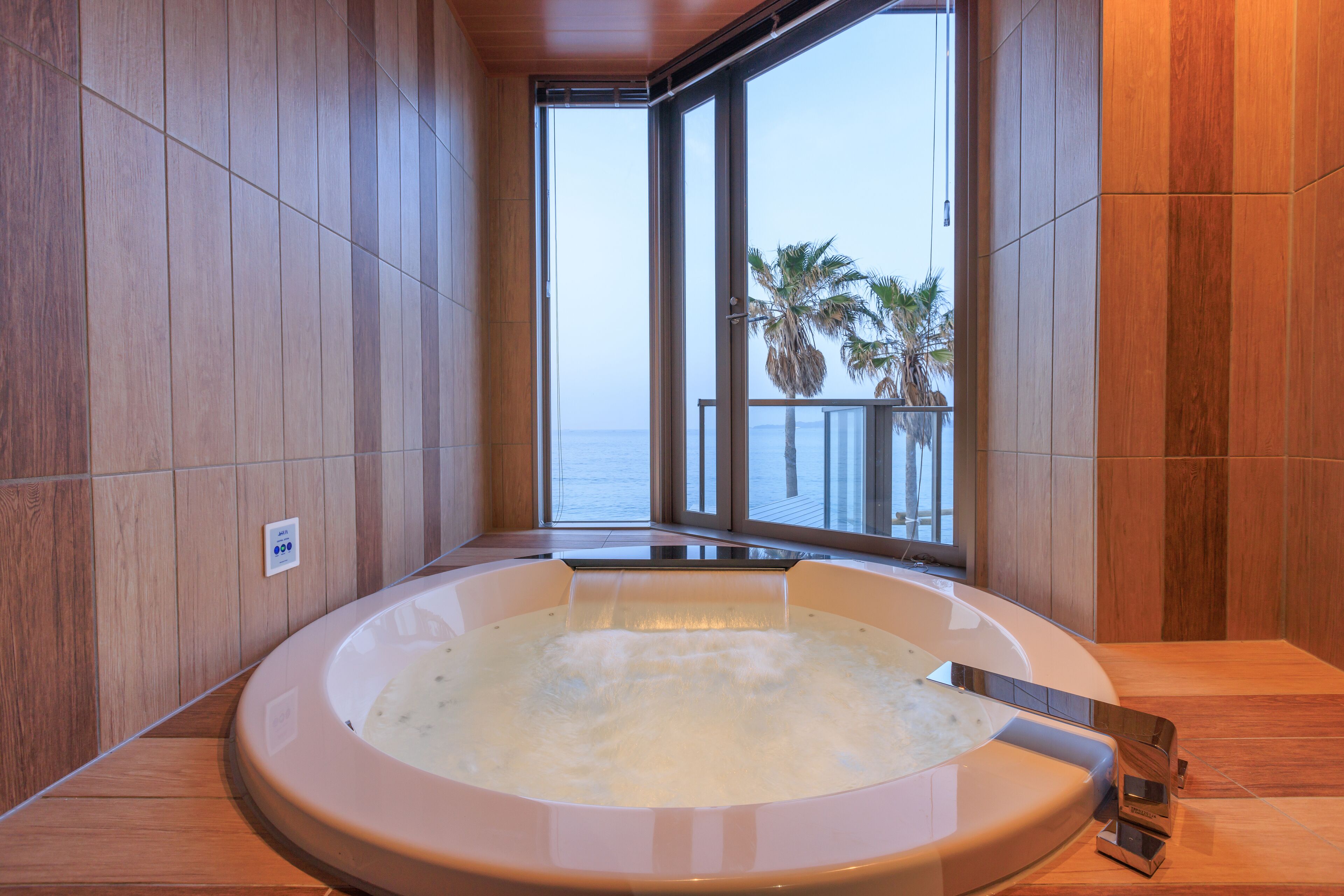 ALBAHOTELANDGLAMPING 3*