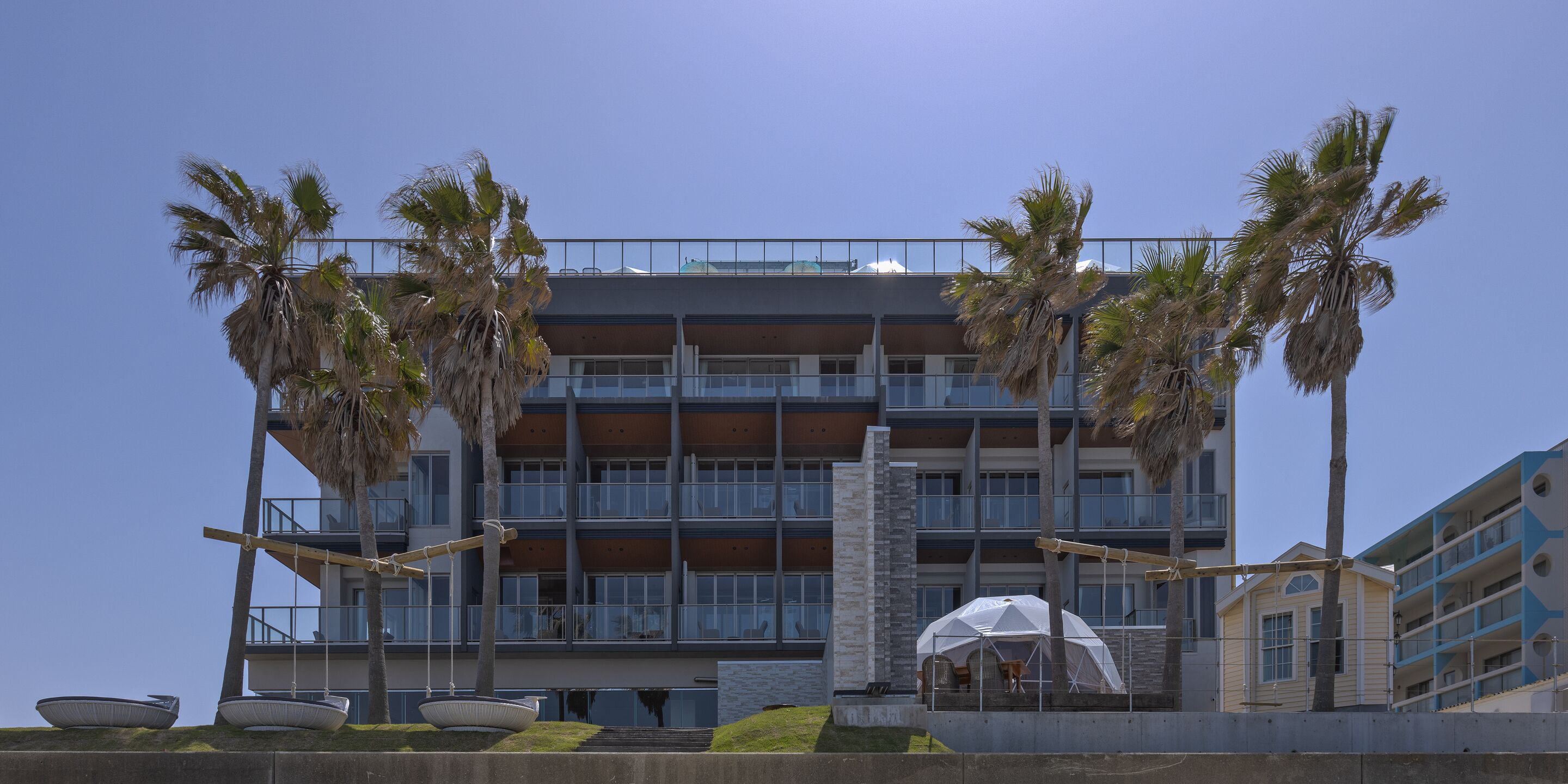 ALBAHOTELANDGLAMPING 3*