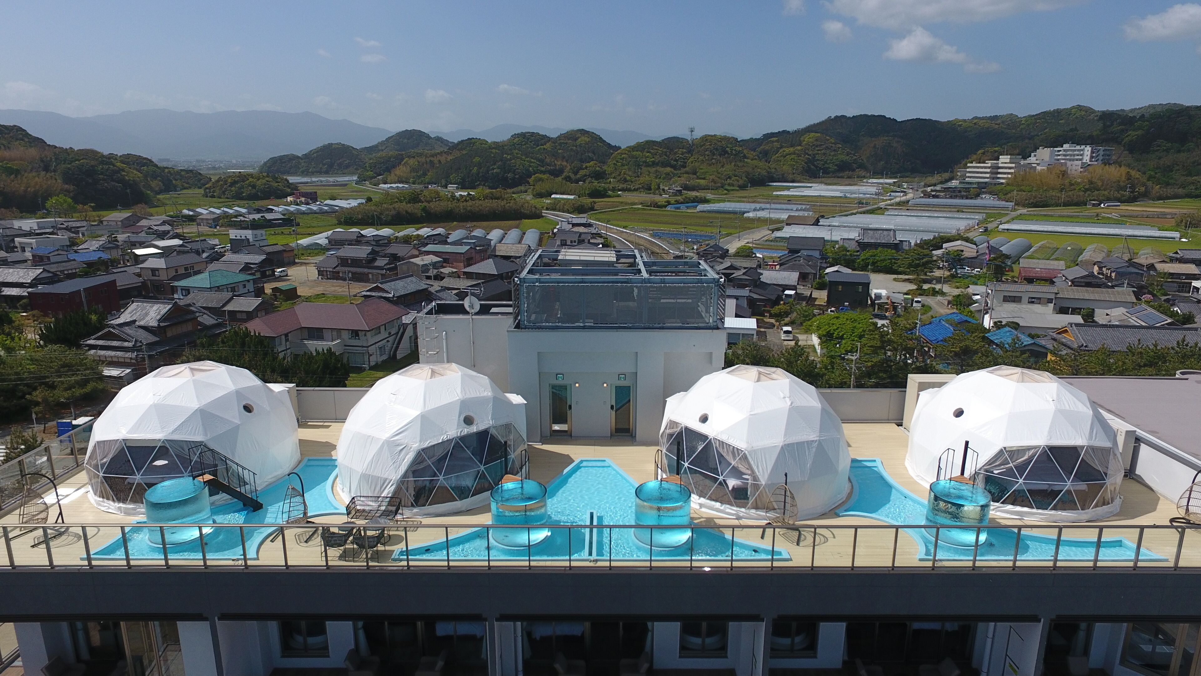 ALBAHOTELANDGLAMPING 3*