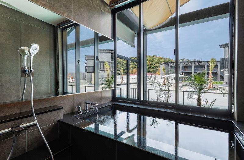 FIVE SPRING RESORT THE SHIRAHAMA 4*