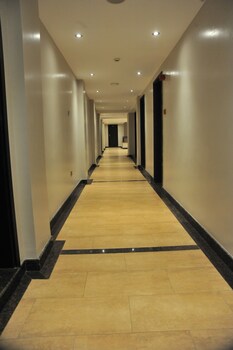 LONGONOT PLACE SUITES - Nairobi, City Centre CBD 0*