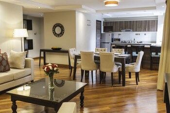 LONGONOT PLACE SUITES - Nairobi, City Centre CBD 0*