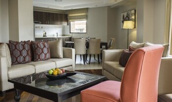LONGONOT PLACE SUITES - Nairobi, City Centre CBD 0*