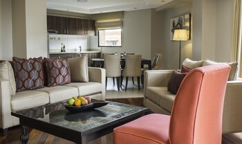 LONGONOT PLACE SUITES - Nairobi, City Centre CBD 0*