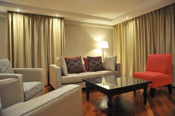 LONGONOT PLACE SUITES - Nairobi, City Centre CBD 0*