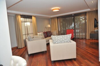 LONGONOT PLACE SUITES - Nairobi, City Centre CBD 0*