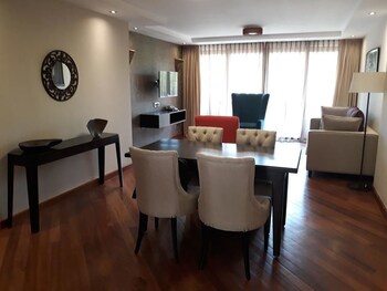 LONGONOT PLACE SUITES - Nairobi, City Centre CBD 0*