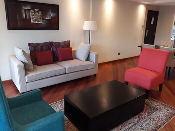 LONGONOT PLACE SUITES - Nairobi, City Centre CBD 0*