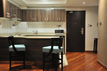 LONGONOT PLACE SUITES - Nairobi, City Centre CBD 0*