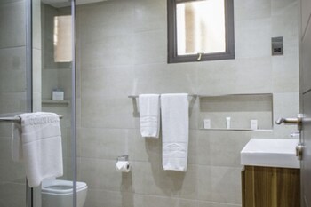 LONGONOT PLACE SUITES - Nairobi, City Centre CBD 0*
