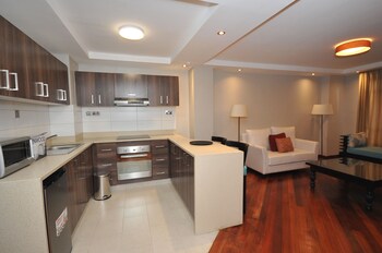 LONGONOT PLACE SUITES - Nairobi, City Centre CBD 0*