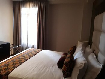 LONGONOT PLACE SUITES - Nairobi, City Centre CBD 0*