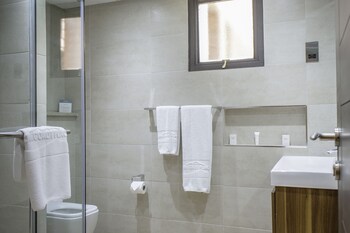 LONGONOT PLACE SUITES - Nairobi, City Centre CBD 0*