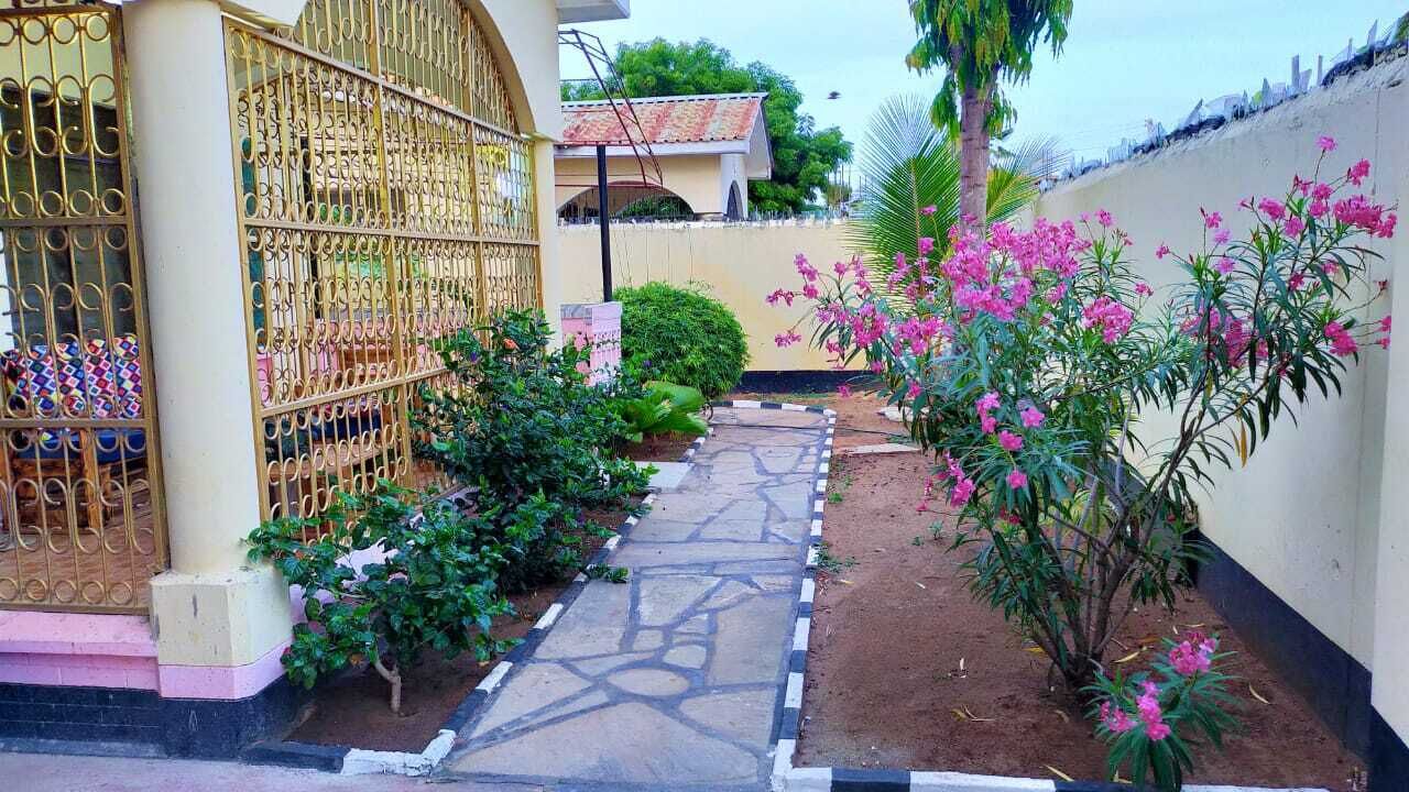 Lux Suites Mtwapa Holiday Home 0*
