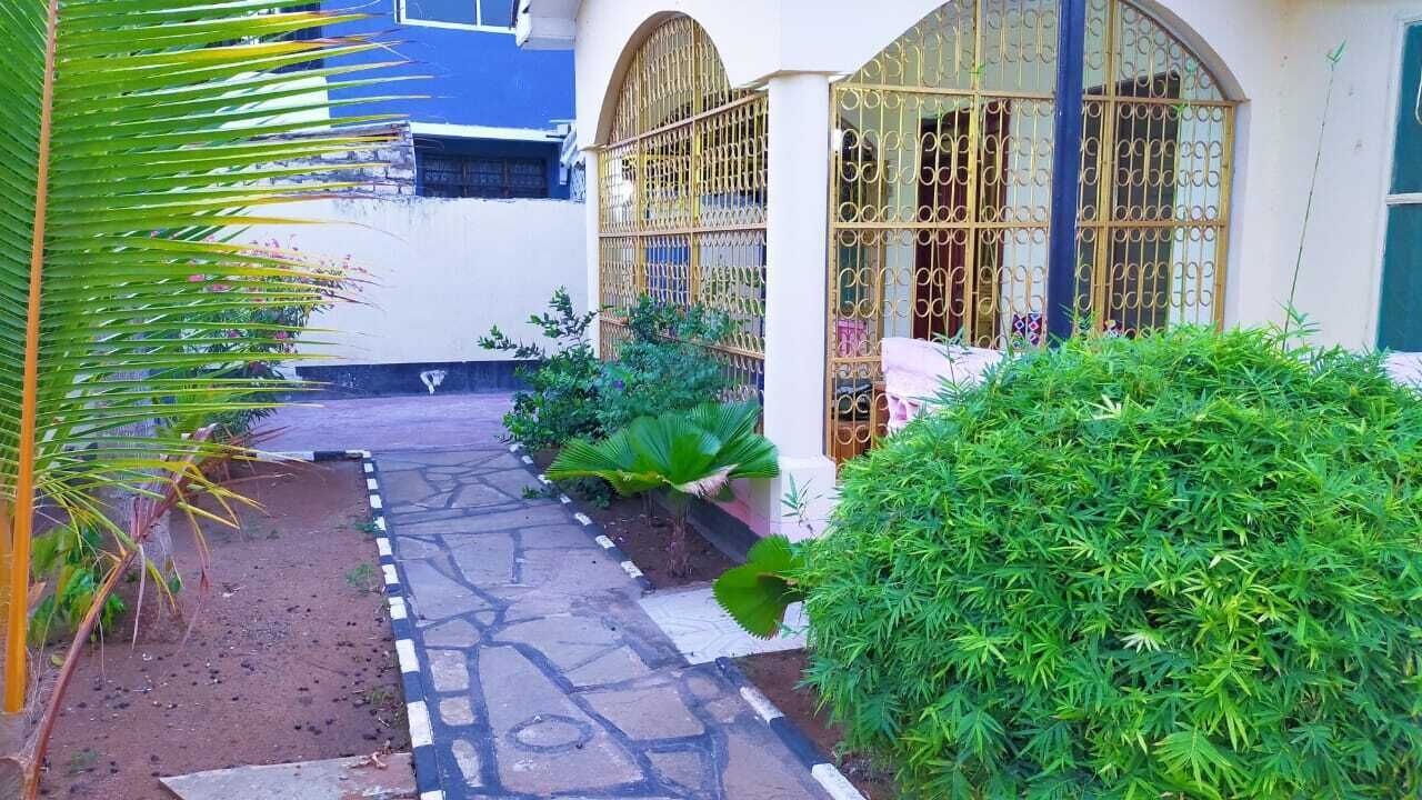 Lux Suites Mtwapa Holiday Home 0*