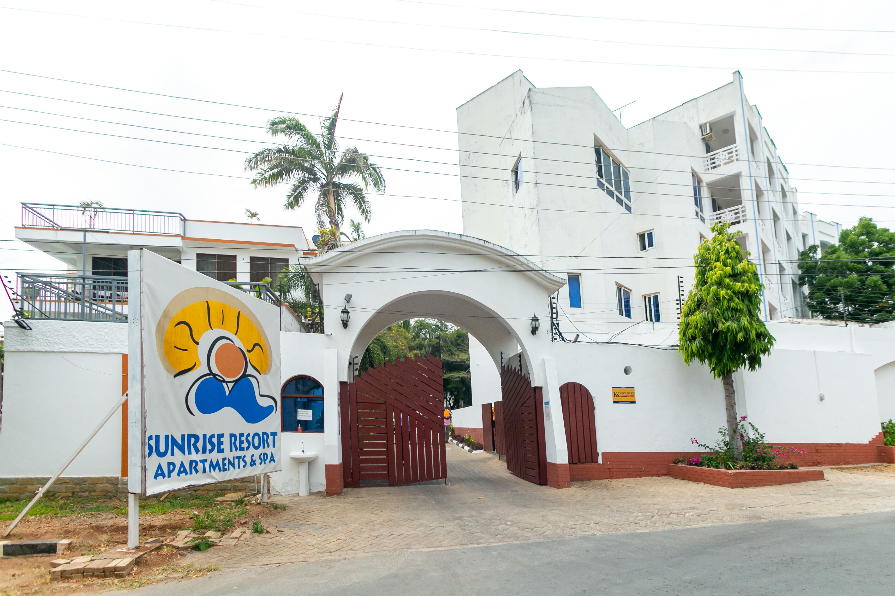 Sunrise Resort Apartments & Spa 4*