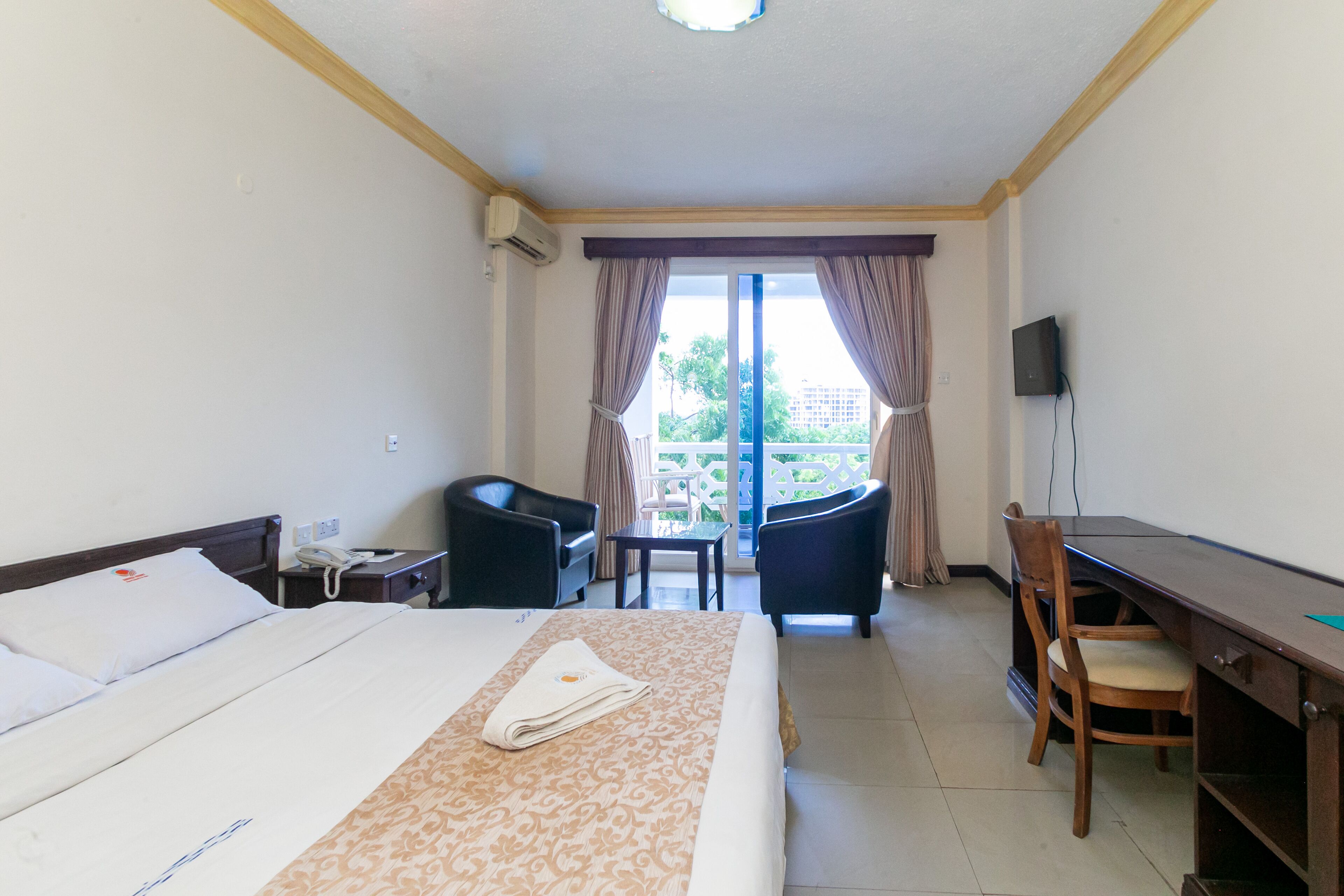 Sunrise Resort Apartments & Spa 4*