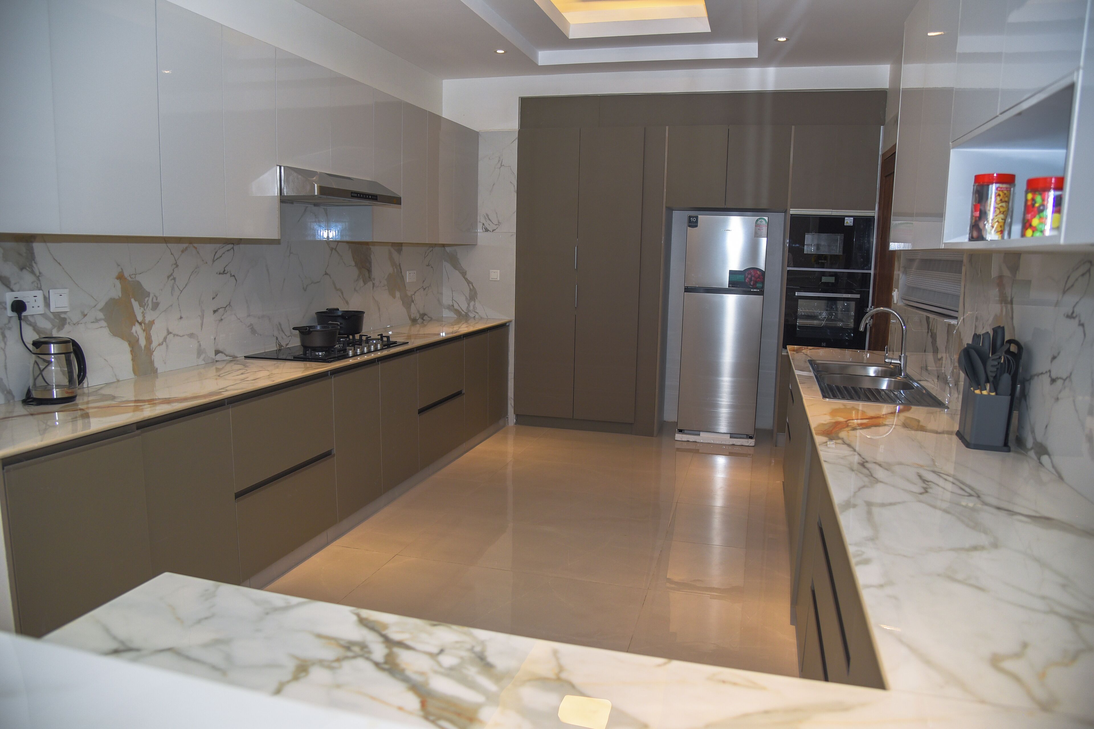 Mira Heights Suite & Conferencing 0*