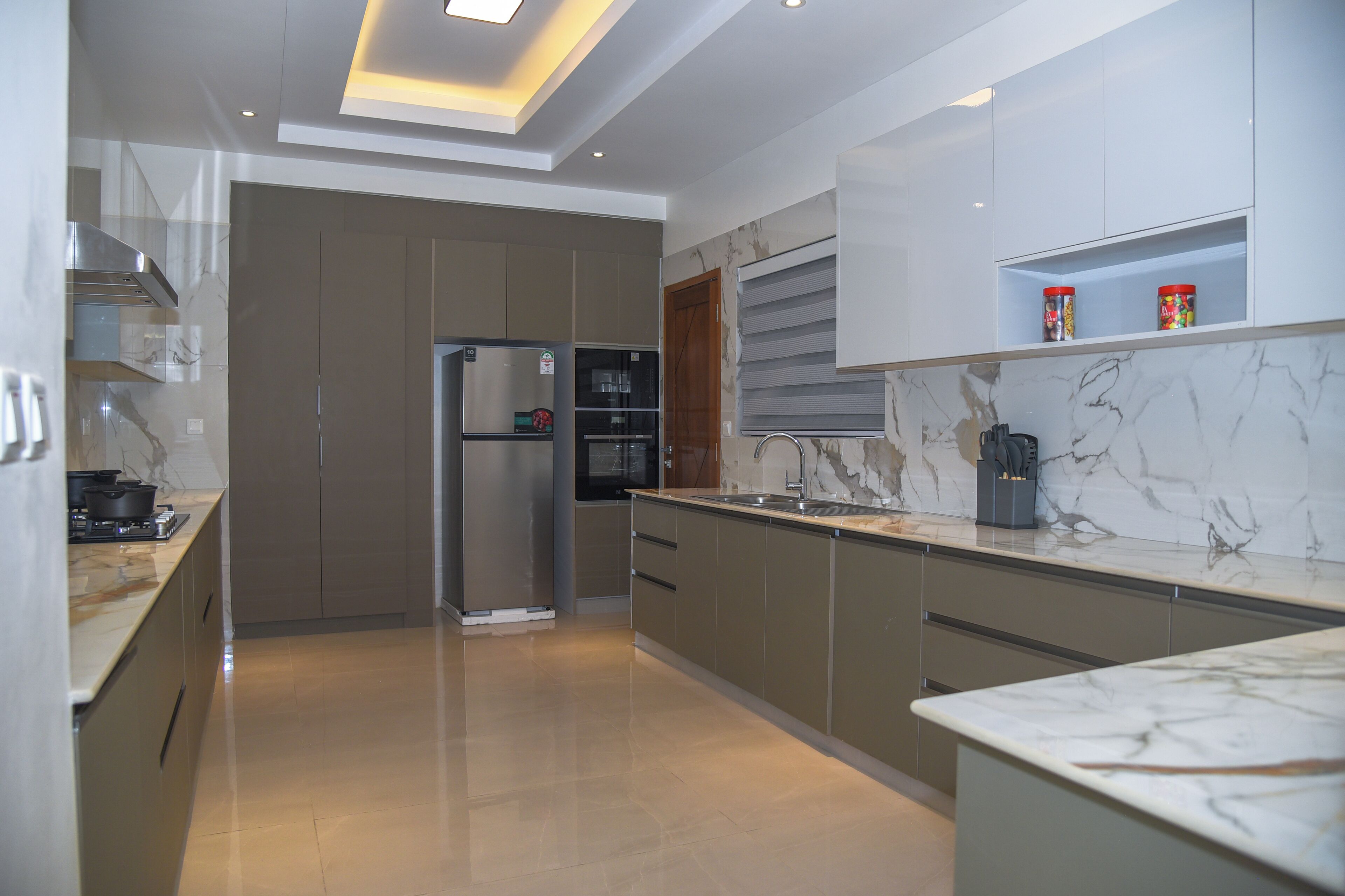 Mira Heights Suite & Conferencing 0*