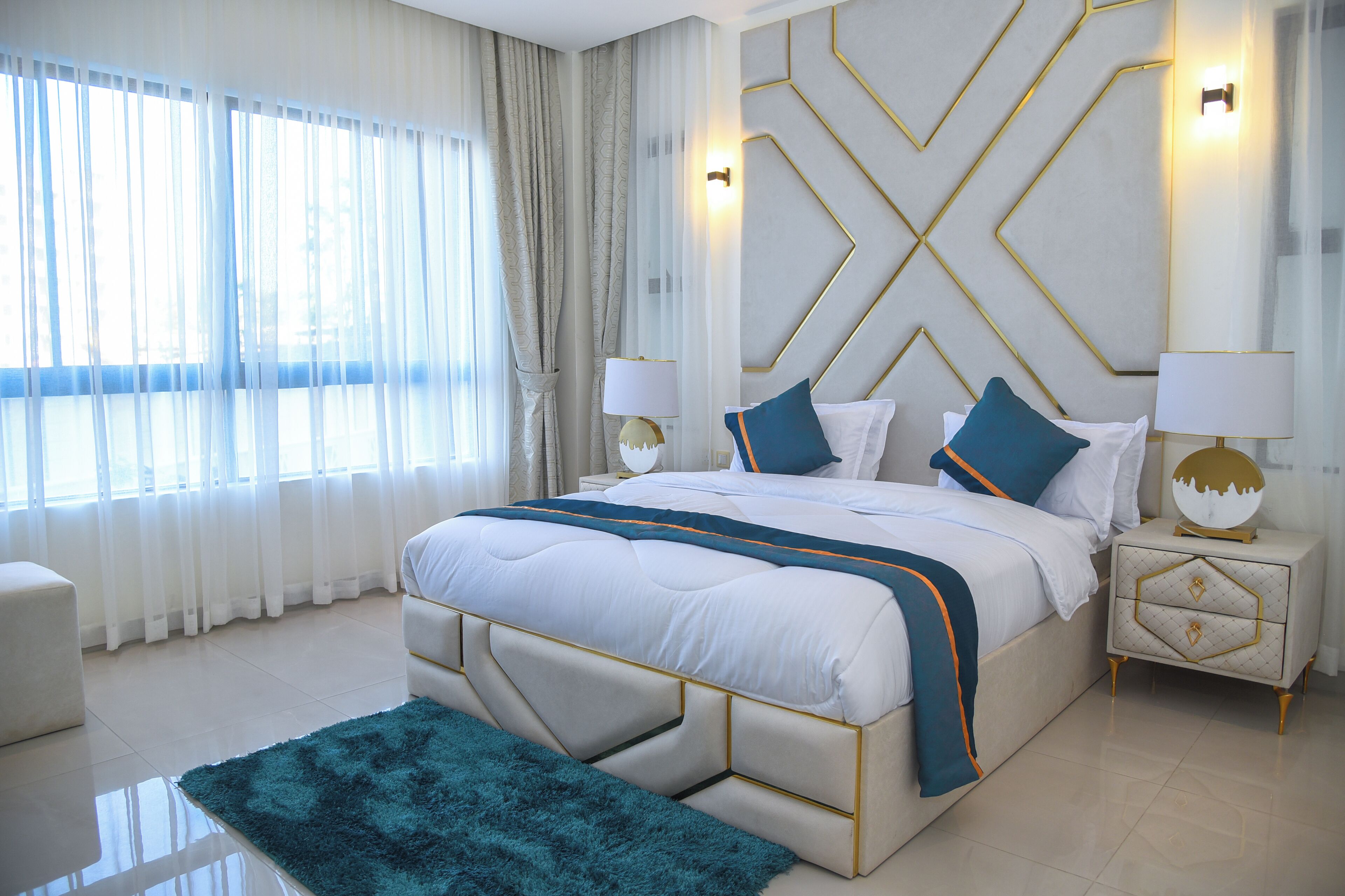 Mira Heights Suite & Conferencing 0*