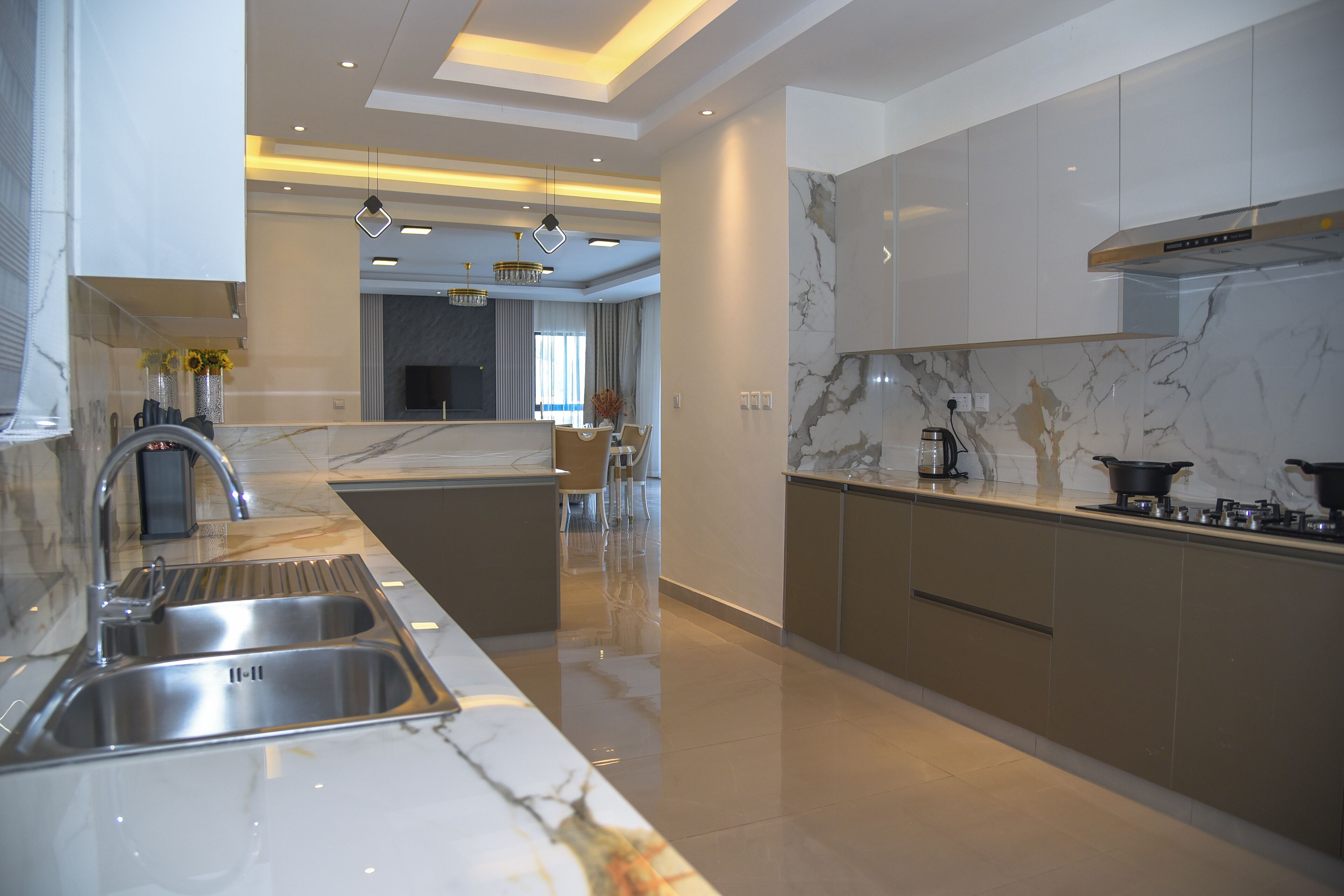 Mira Heights Suite & Conferencing 0*